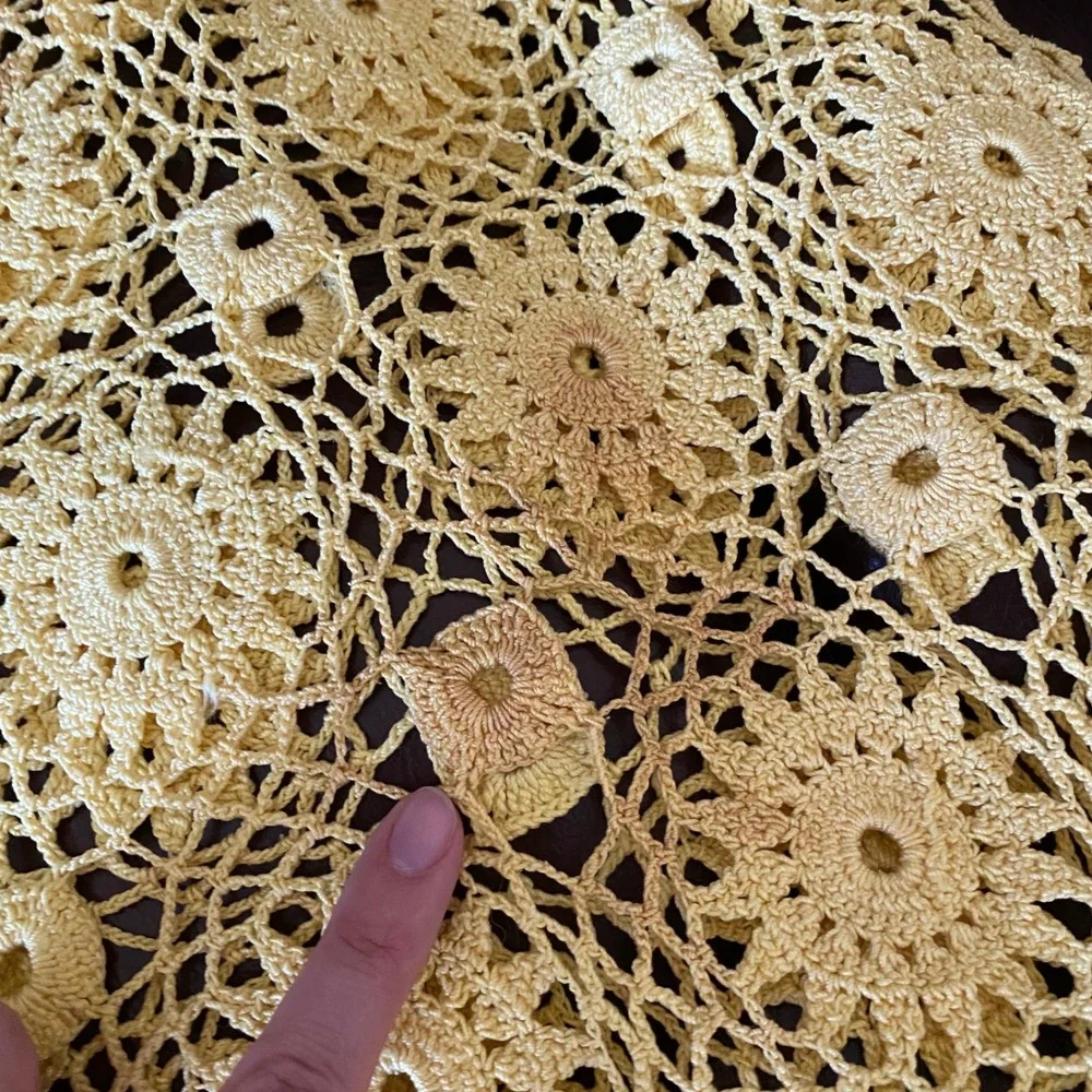 Vintage Handmade Yellow Crochet Lace Shawl Square Floral Medallion Throw 44